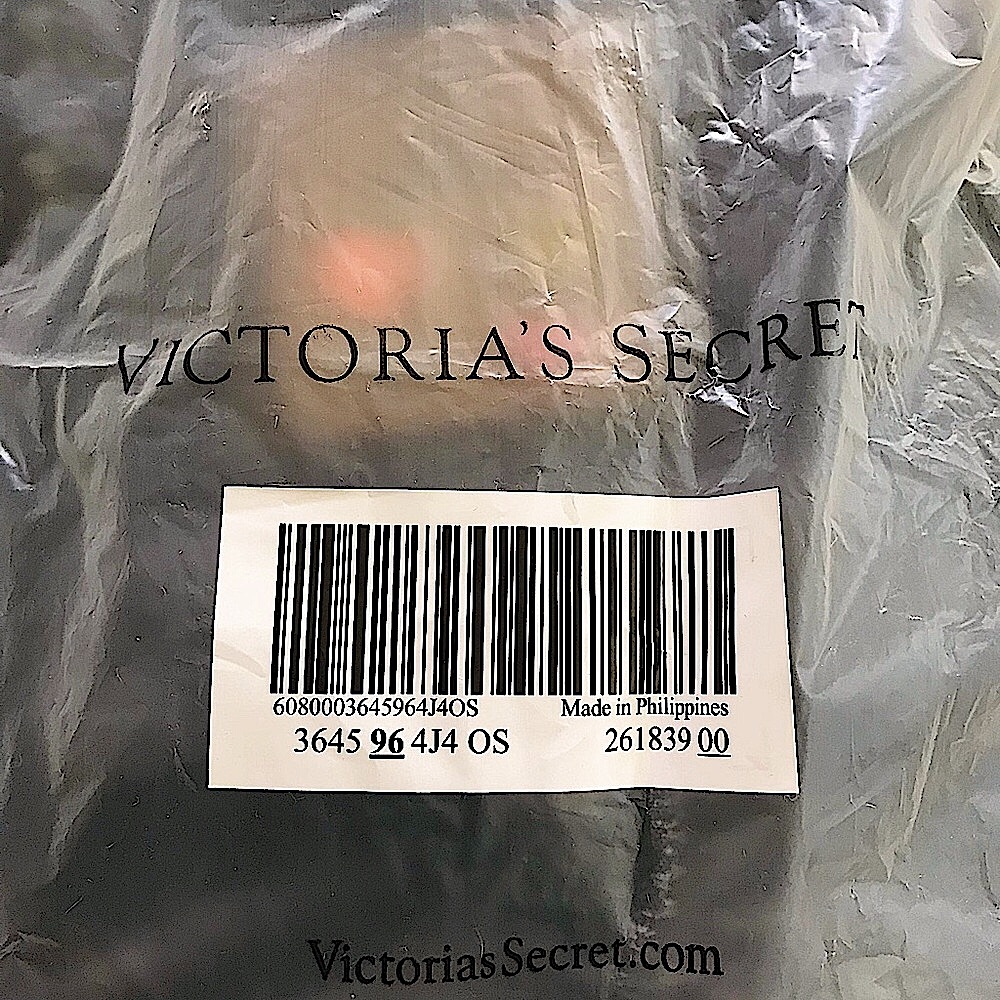 🆕🔥PINK BY VS SUPER SUPER CUTE GRAY BACKPACK&STRAPS ON THE BACK&COMES WITH PINS!! - Picture 10 of 11